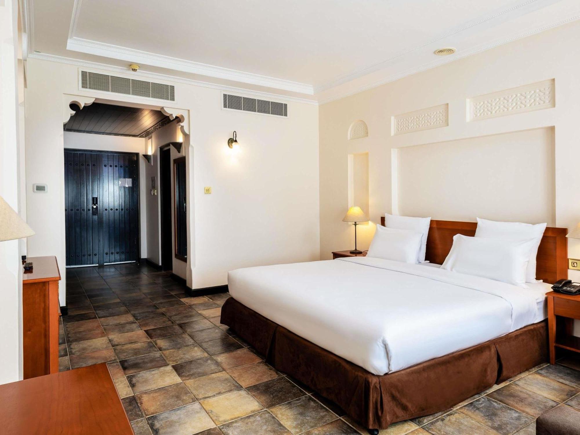 Standard Double Room - Guaranteed 3pm Late Check Out and 20% Discount on F&B (applicable only on weekdays)